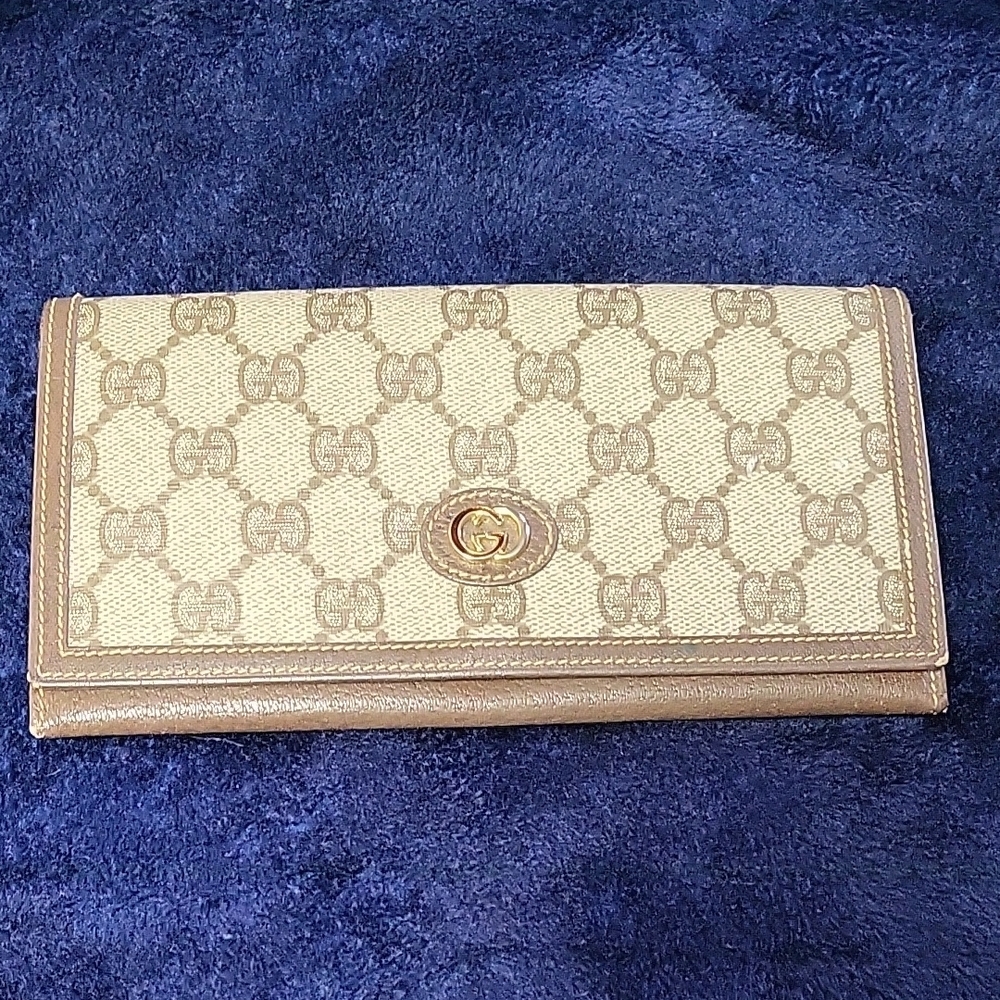 Gucci Beige Monogram Wallet